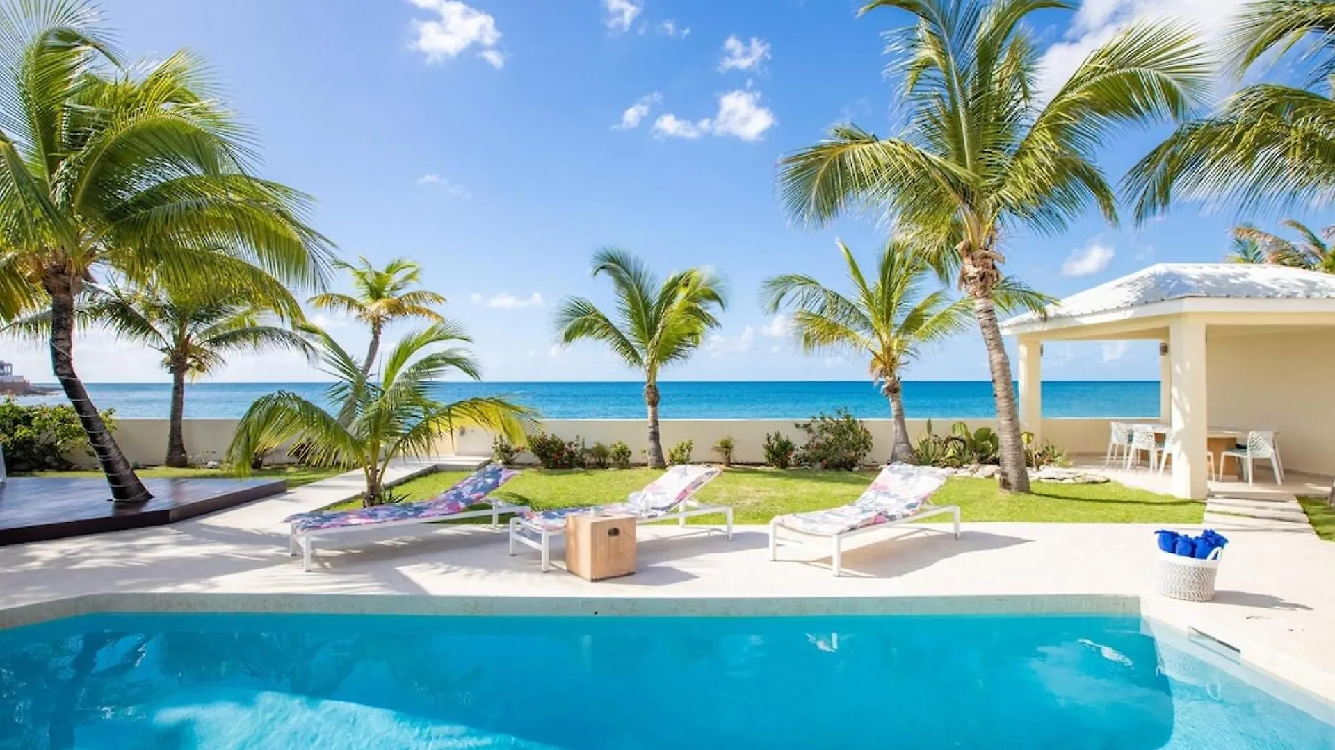Absolutely Heaven To Be Right On The Beach Simpson Bay 0*,