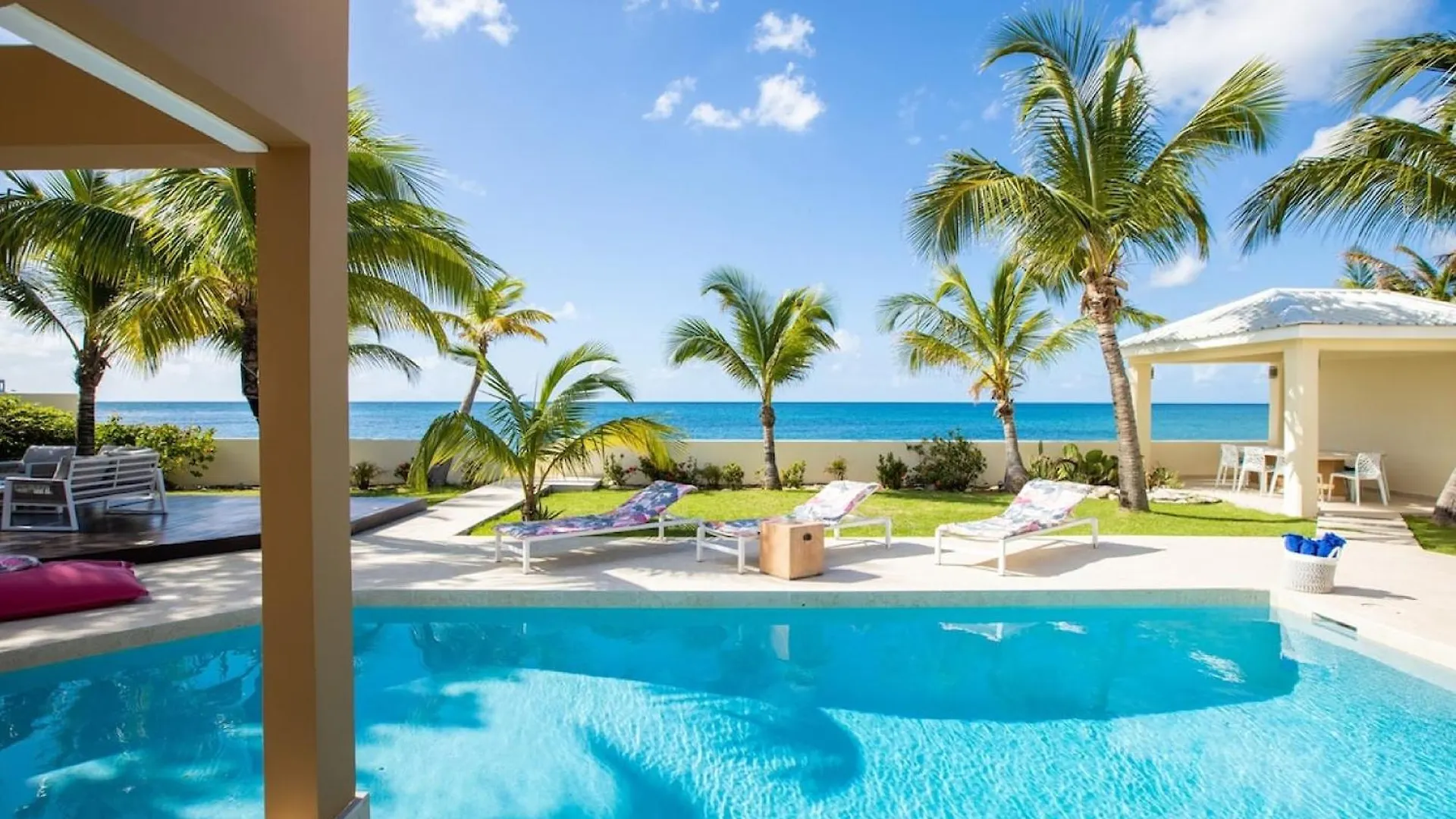 Absolutely Heaven To Be Right On The Beach Simpson Bay 0*,  Svatý Martin