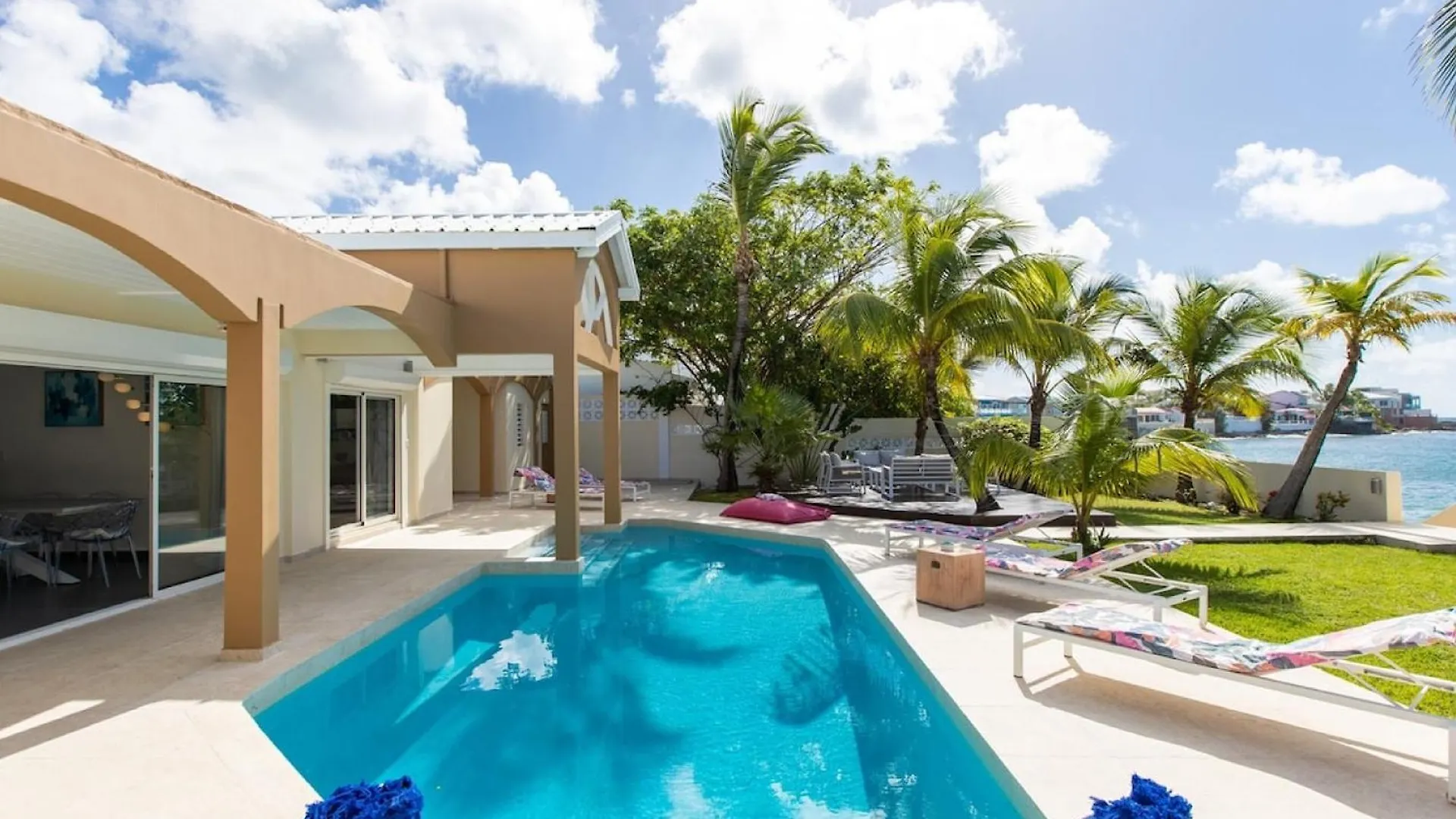 Vila Absolutely Heaven To Be Right On The Beach Simpson Bay