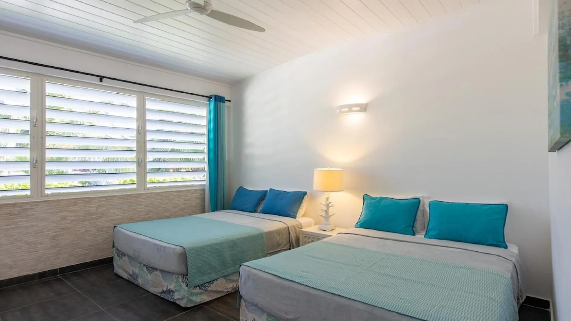 Absolutely Heaven To Be Right On The Beach Simpson Bay