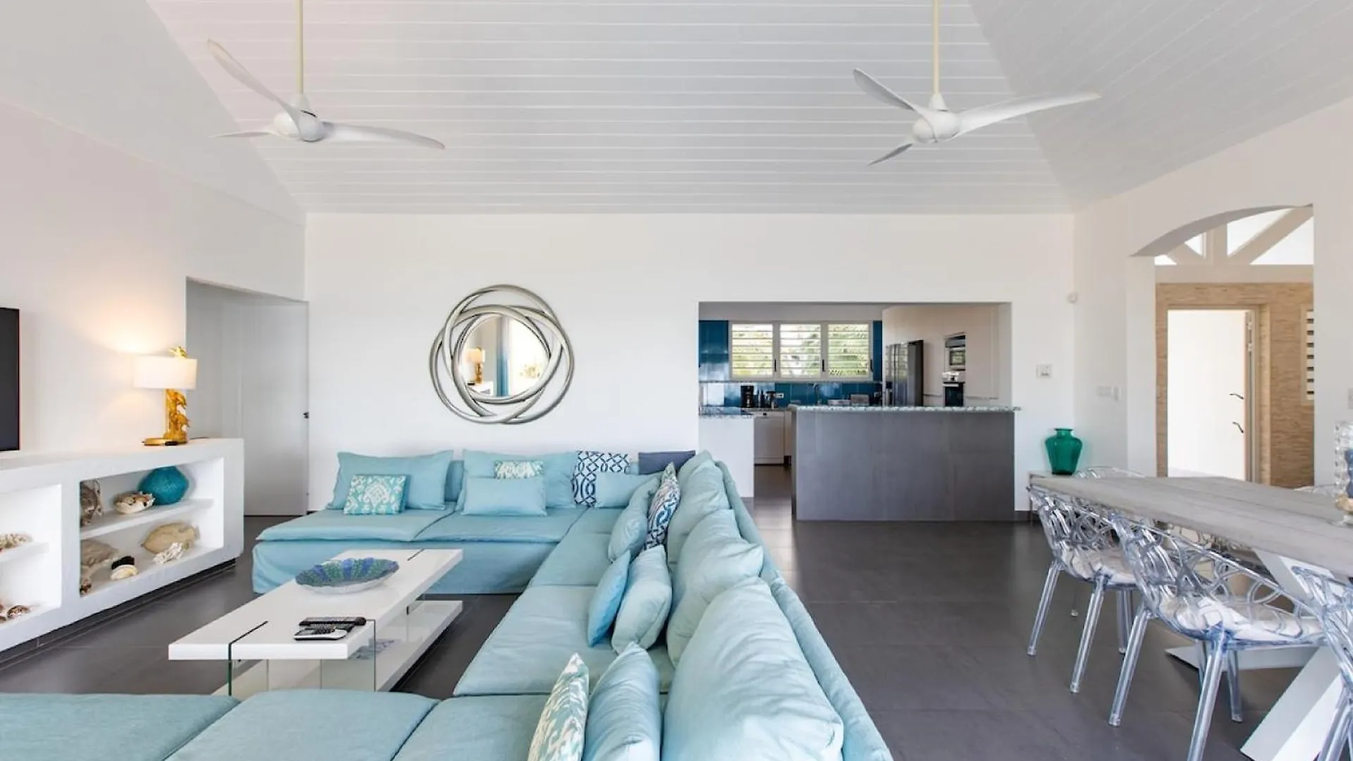 Absolutely Heaven To Be Right On The Beach Simpson Bay