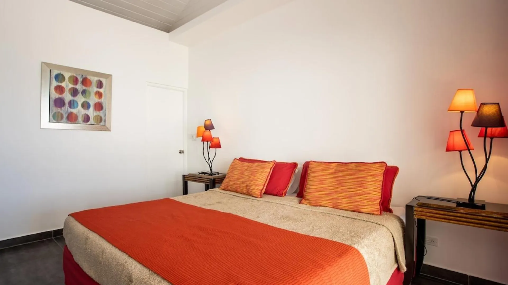 Vila Absolutely Heaven To Be Right On The Beach Simpson Bay