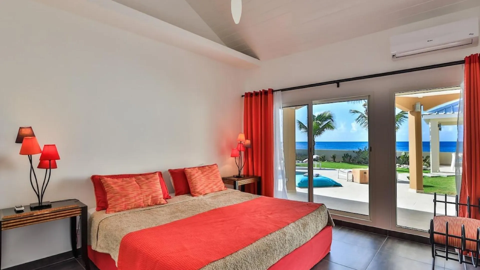 Vila Absolutely Heaven To Be Right On The Beach Simpson Bay
